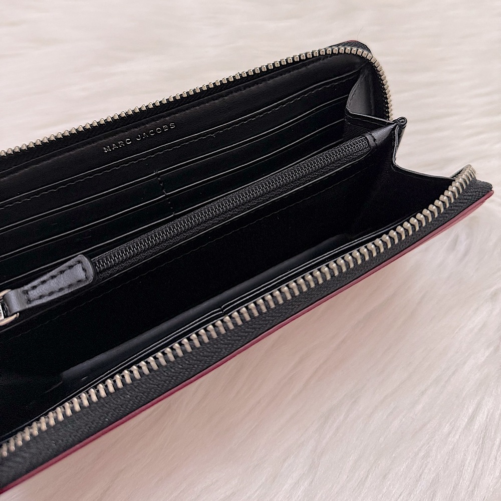MARC JACOBS - PINK SAFFIANO LEATHER LONG ZIP AROUND WALLET - Picture 5 of 12